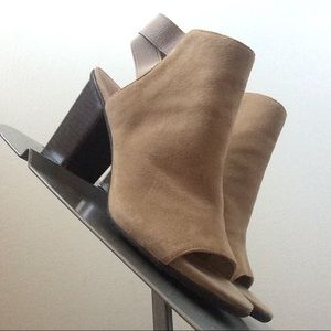 Suede Kenneth Cole Booties “Fridah Fly”